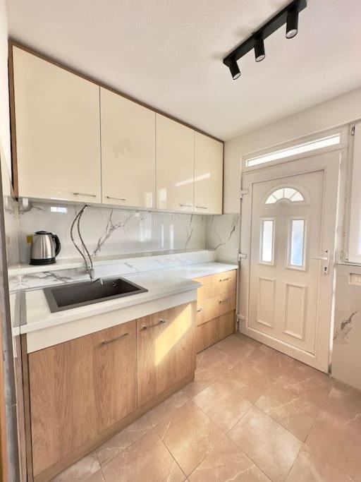 Sunny Balconies Apartments Skadar Lake 비르파자르 외부 사진